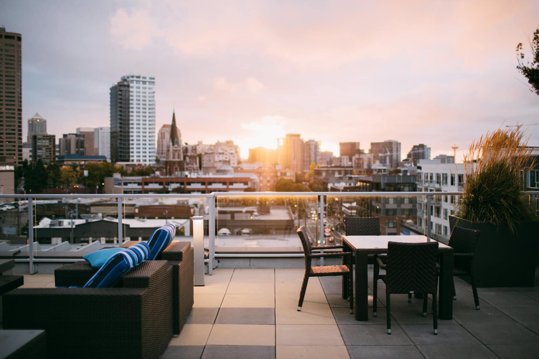 Terrasse panoramique au coucher du soleil